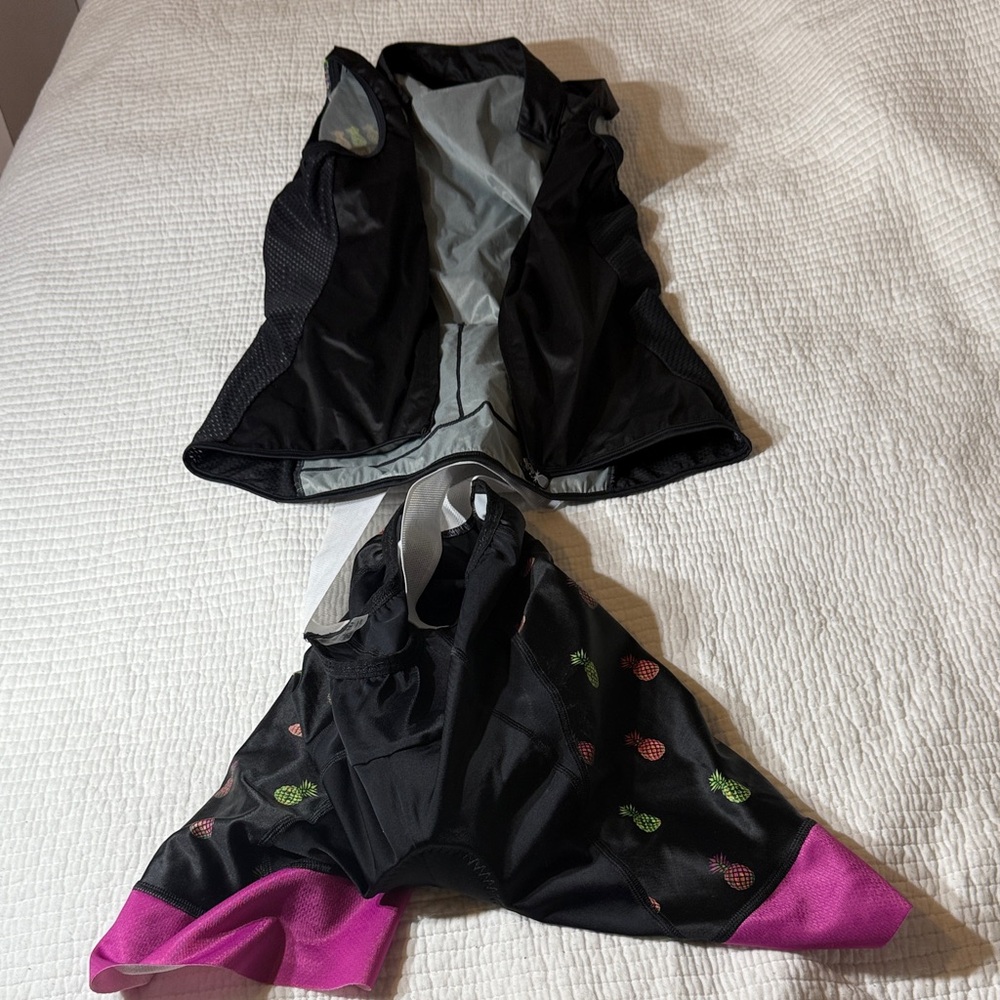 Safetti set for bike riding for women size M 2 pieces shorts and vest